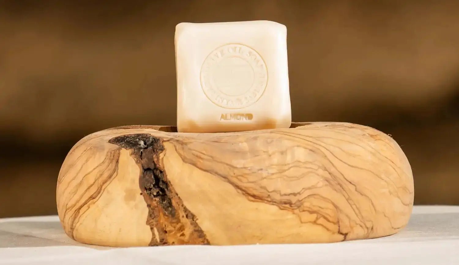 Natürliche Schönheit mit Olivenöl: Das Geheimnis der mediterranen Kosmetik - HKShopCompany